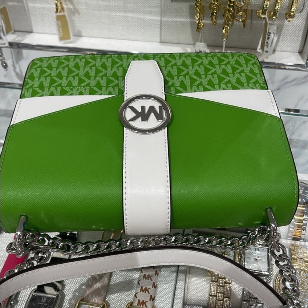 Michael Kors Greenwich Small Color-Block Signature Logo FlapCrossbody Bag
Jungle - Picture 4 of 16